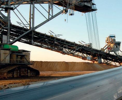Mineral en correa transportadora